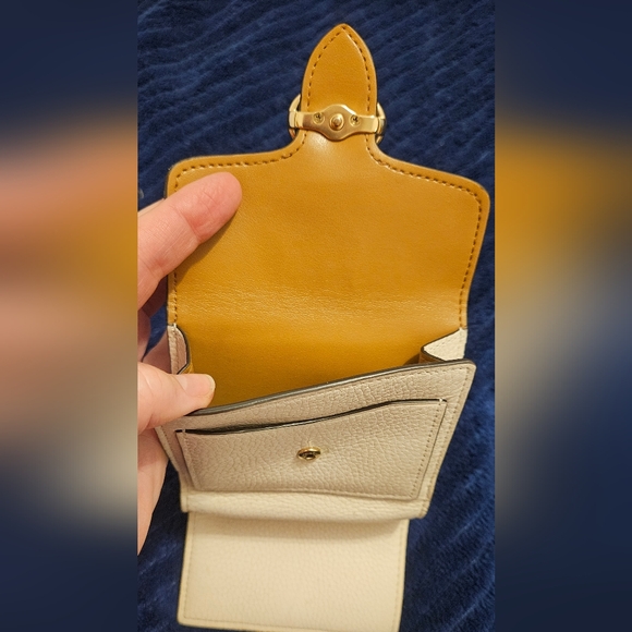 COACH GEORGIE SMALL PEBBLED LEATHER TRIFOLD WALLET IN CHALK WHITE - Picture 6 of 10